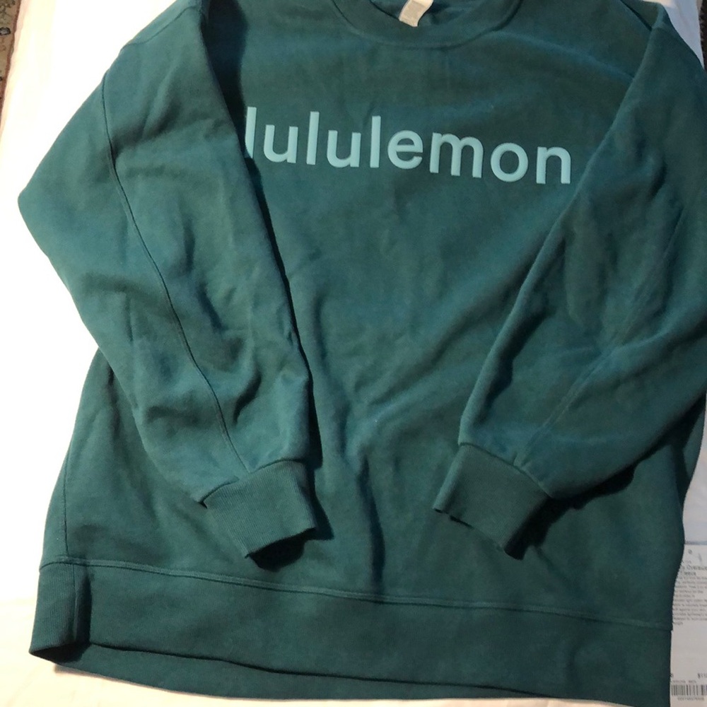 Lululemon’s Perfectly Oversized Crew *Fleece